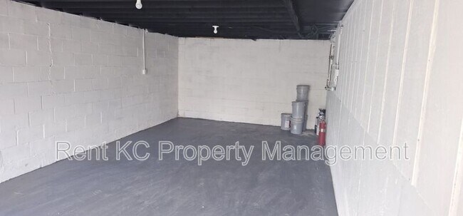 Building Photo - 809 NE 74th St