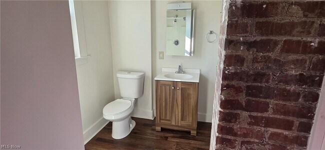 Building Photo - 1235 Bellows St