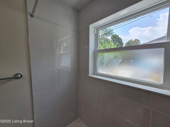 Building Photo - 9124 Kenlock Dr