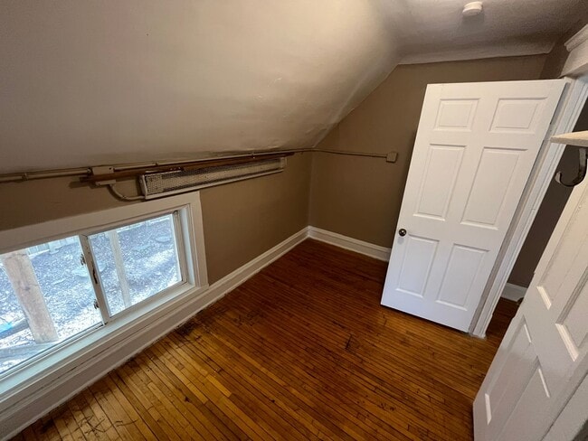 Building Photo - 560 Bellows St