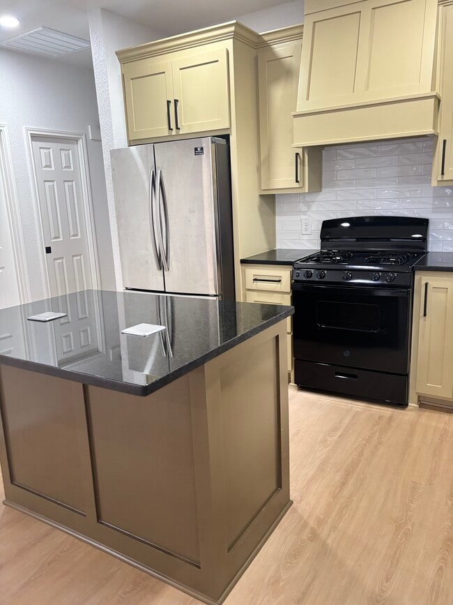 Building Photo - 1718 N 22nd St