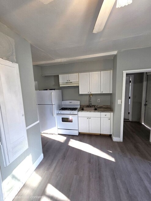 Building Photo - 718-720 Charles St