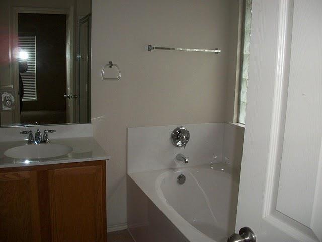 Building Photo - 2103 Keepsake Dr