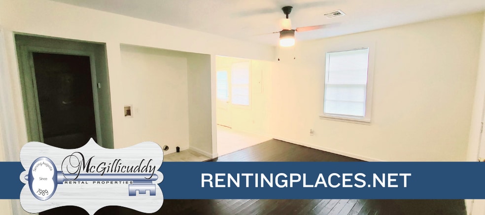 Building Photo - 1220 Holden Dr