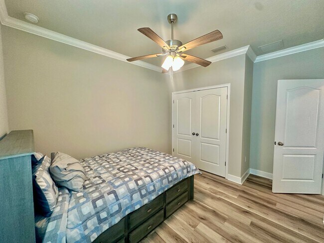 Building Photo - Modern Comfort in Fletcher Oaks – 3BR/2BA ...