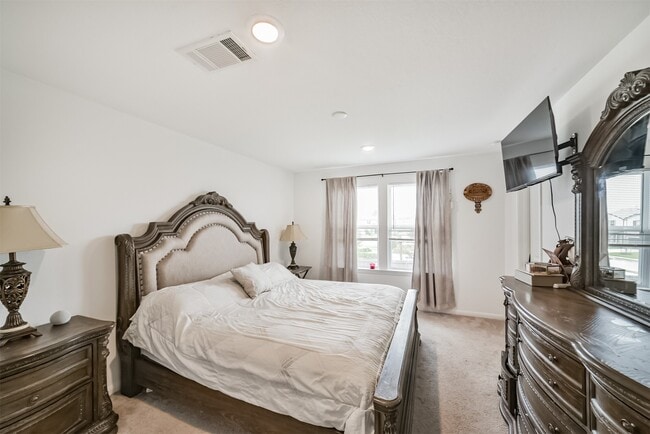 Building Photo - 26407 Red Clover Dr