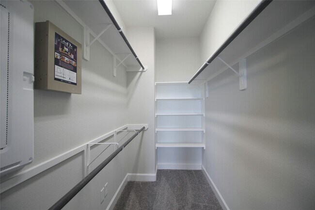 Building Photo - 11917 Oakmont Valley Trace