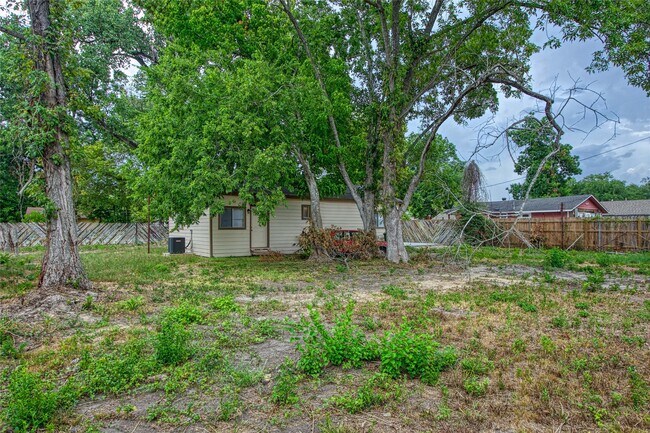 Building Photo - 10055 Hardison Ln