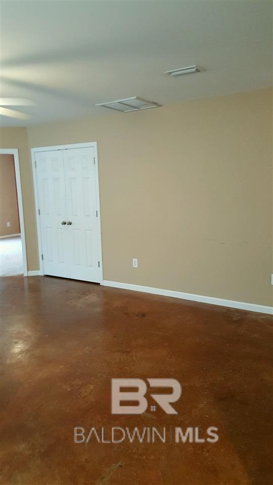 Building Photo - 18390 W Hammond St