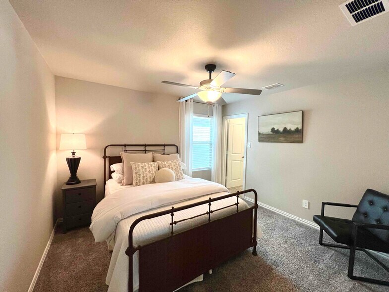 Building Photo - 2629 Gateway Ave