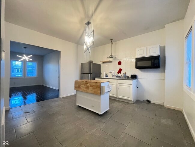 Building Photo - 3818 Central Ave