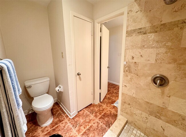 Building Photo - 20313 Sunny Shores Dr