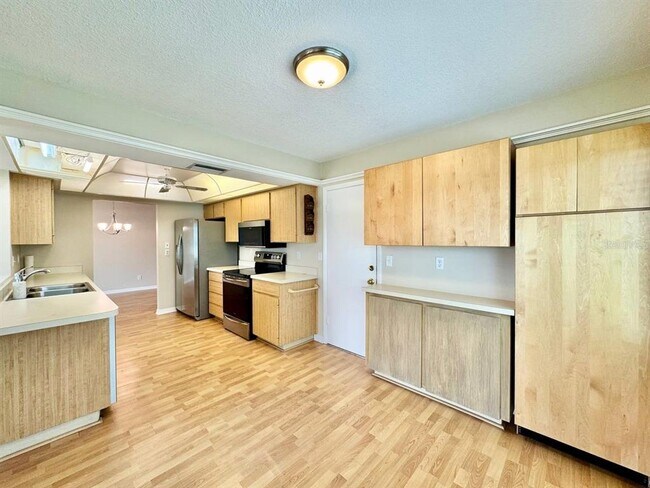 Building Photo - 3490 Mainlands Blvd S