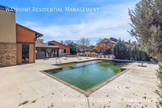 Building Photo - 1415 E Lone Creek Dr