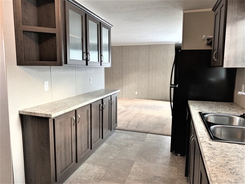 Building Photo - 17164 Canterbury Cir