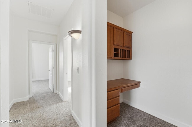 Building Photo - 15391 W Dreyfus St