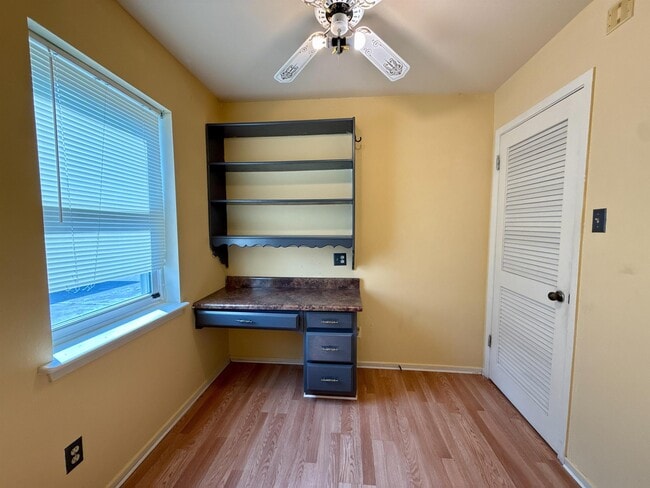 Building Photo - 405 Westmont Dr