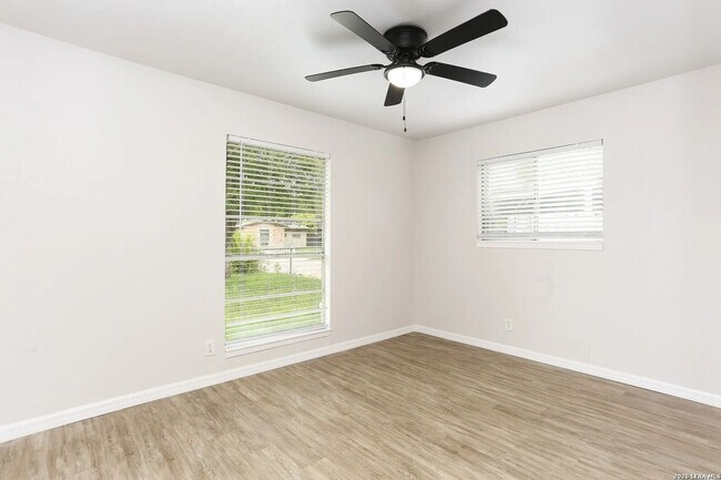 Building Photo - 7118 Castleridge Dr