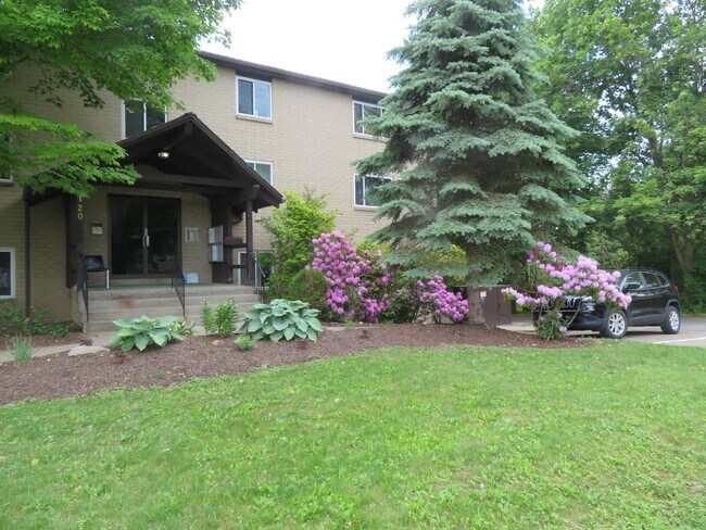 Interior Photo - FOXWOOD ROAD -- 160