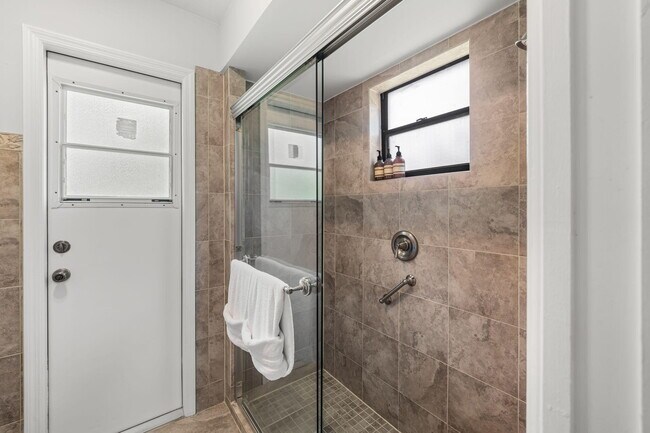 Building Photo - 11371 Torchwood Ct