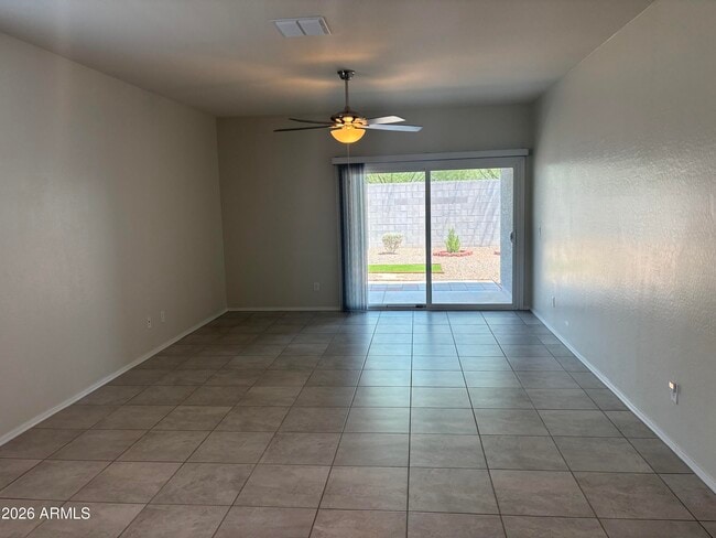 Building Photo - 35 N 187th Dr