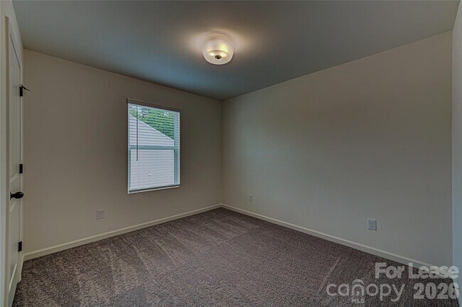 Building Photo - 4020 Beacon Ave