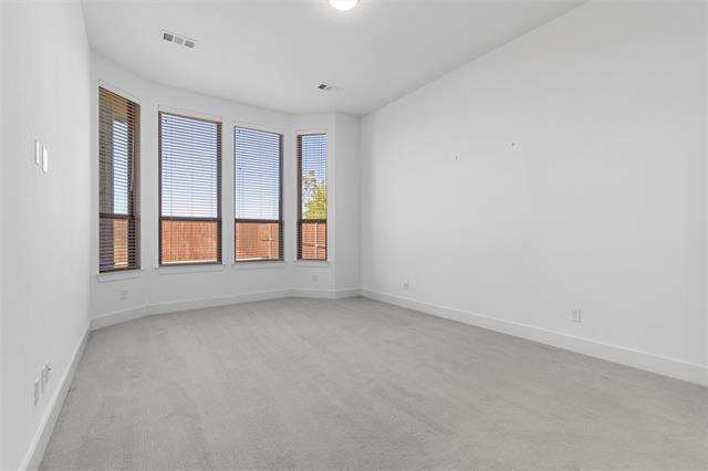 Building Photo - 4005 Crossroads Ct