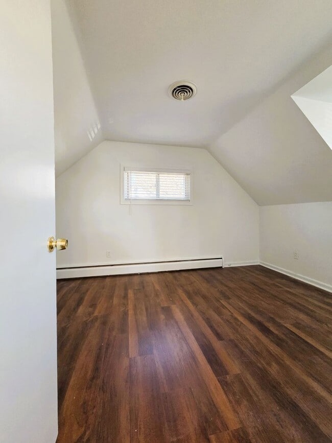 Building Photo - Traditional 4 bedroom cape in Staples Mill and Libbie Road corridor.