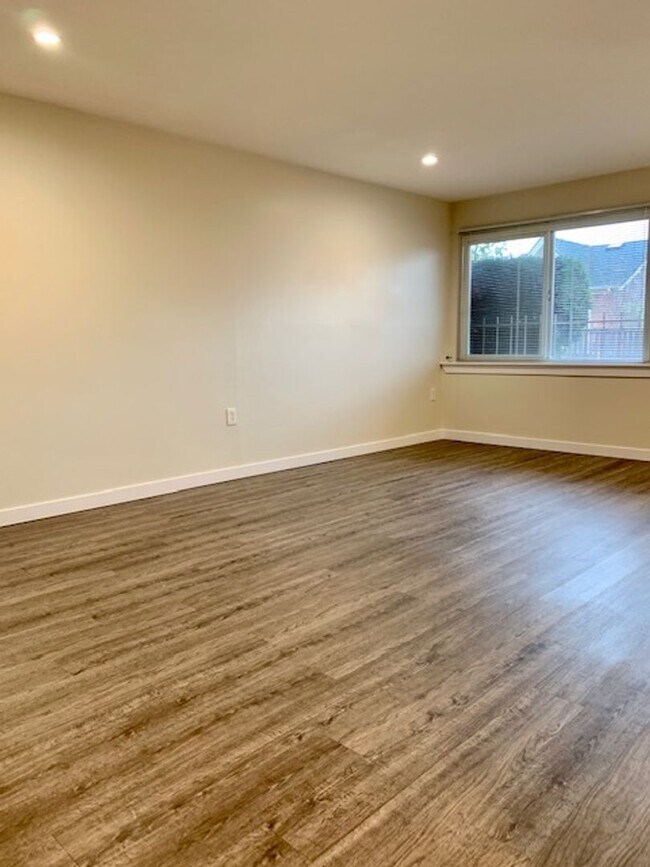 Interior Photo - Raphael Court Apartments