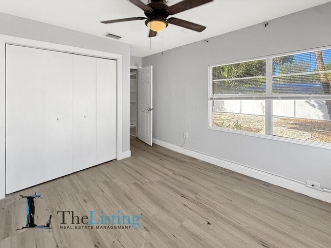 Building Photo - 6920 N Central Ave