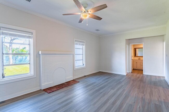 Building Photo - 1716 Mercer Ave