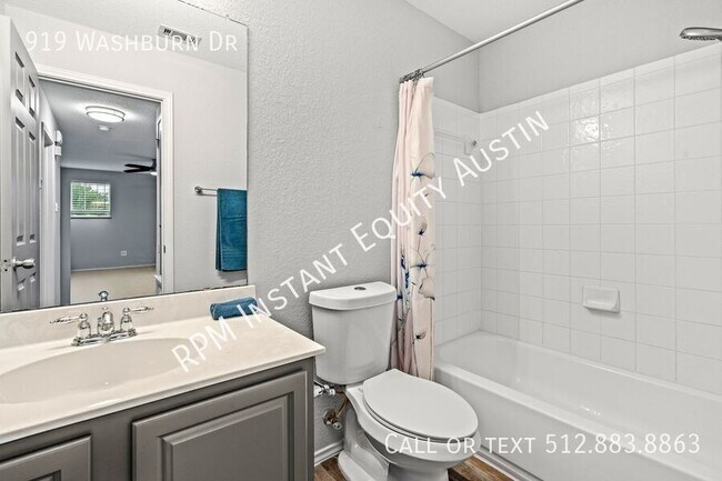 Building Photo - 919 Washburn Dr