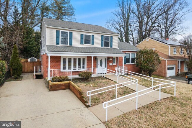 Building Photo - 711 Lamberton Dr