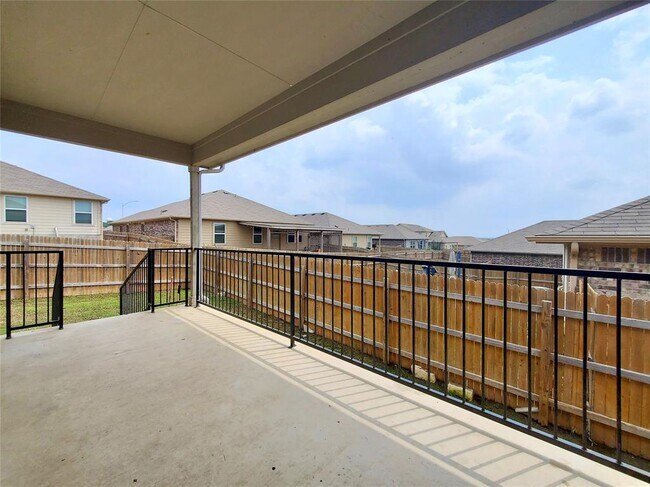 Building Photo - 6001 Roderick Dr