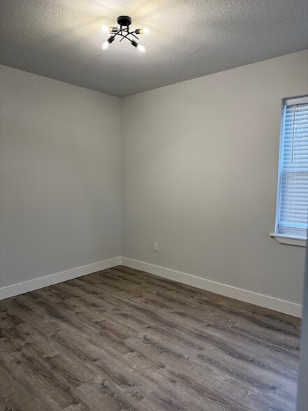 Building Photo - 6 Seton Pl