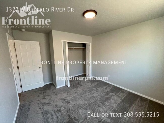 Building Photo - 1327 W Buffalo River Dr