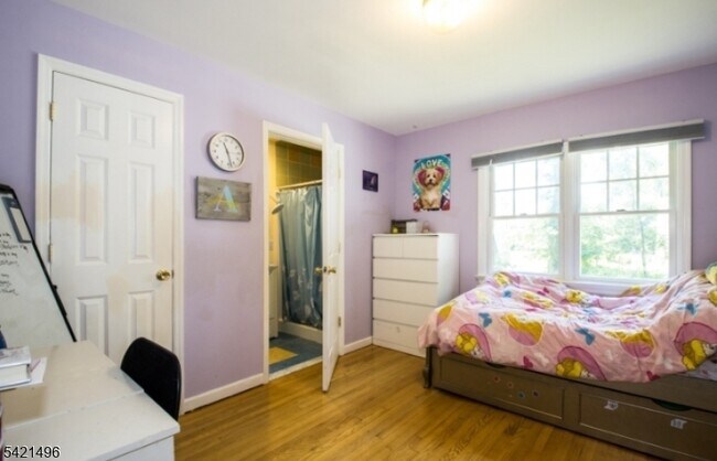 Building Photo - 4 Rumson Rd