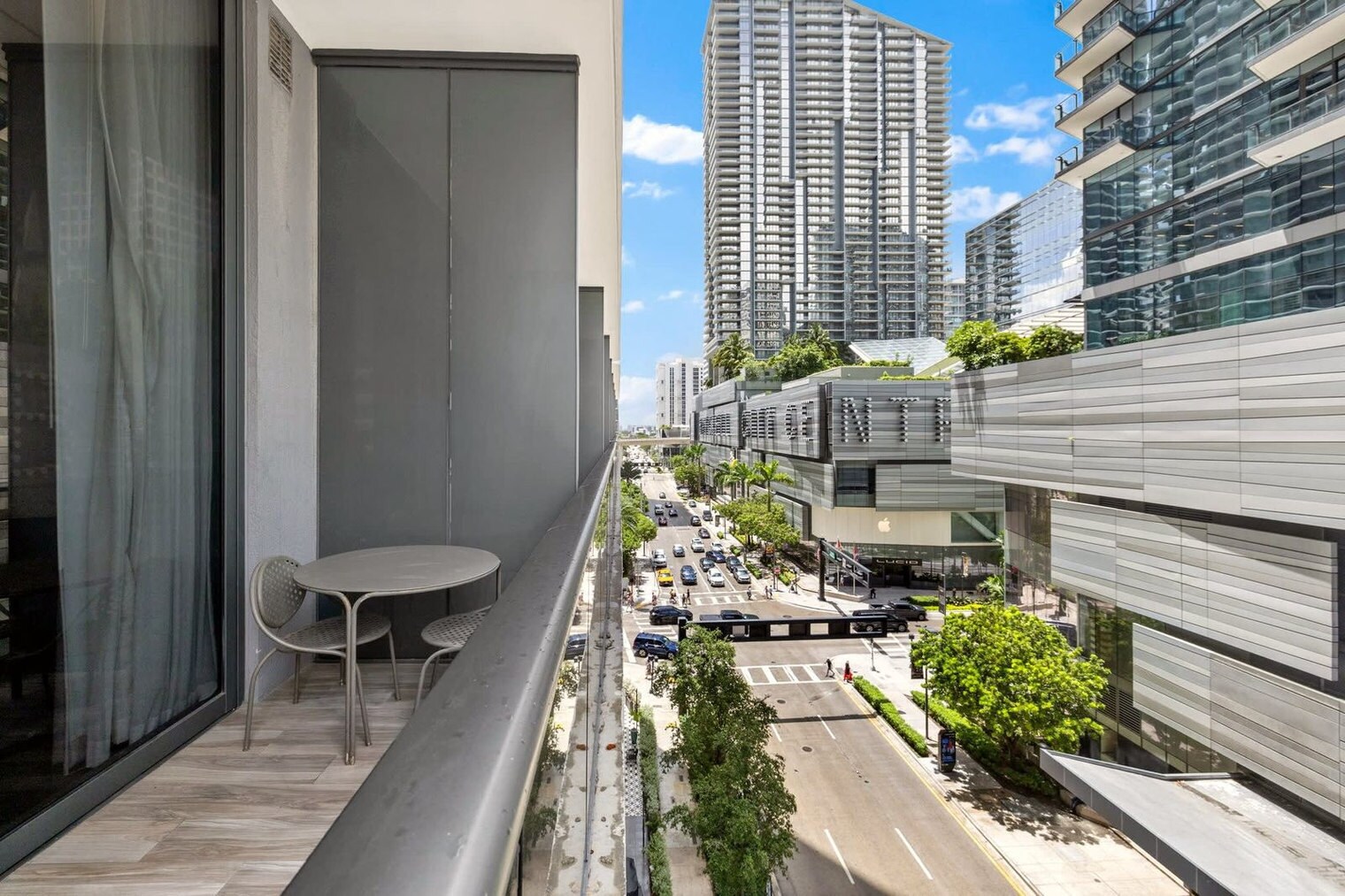 Building Photo - 801 S Miami Ave