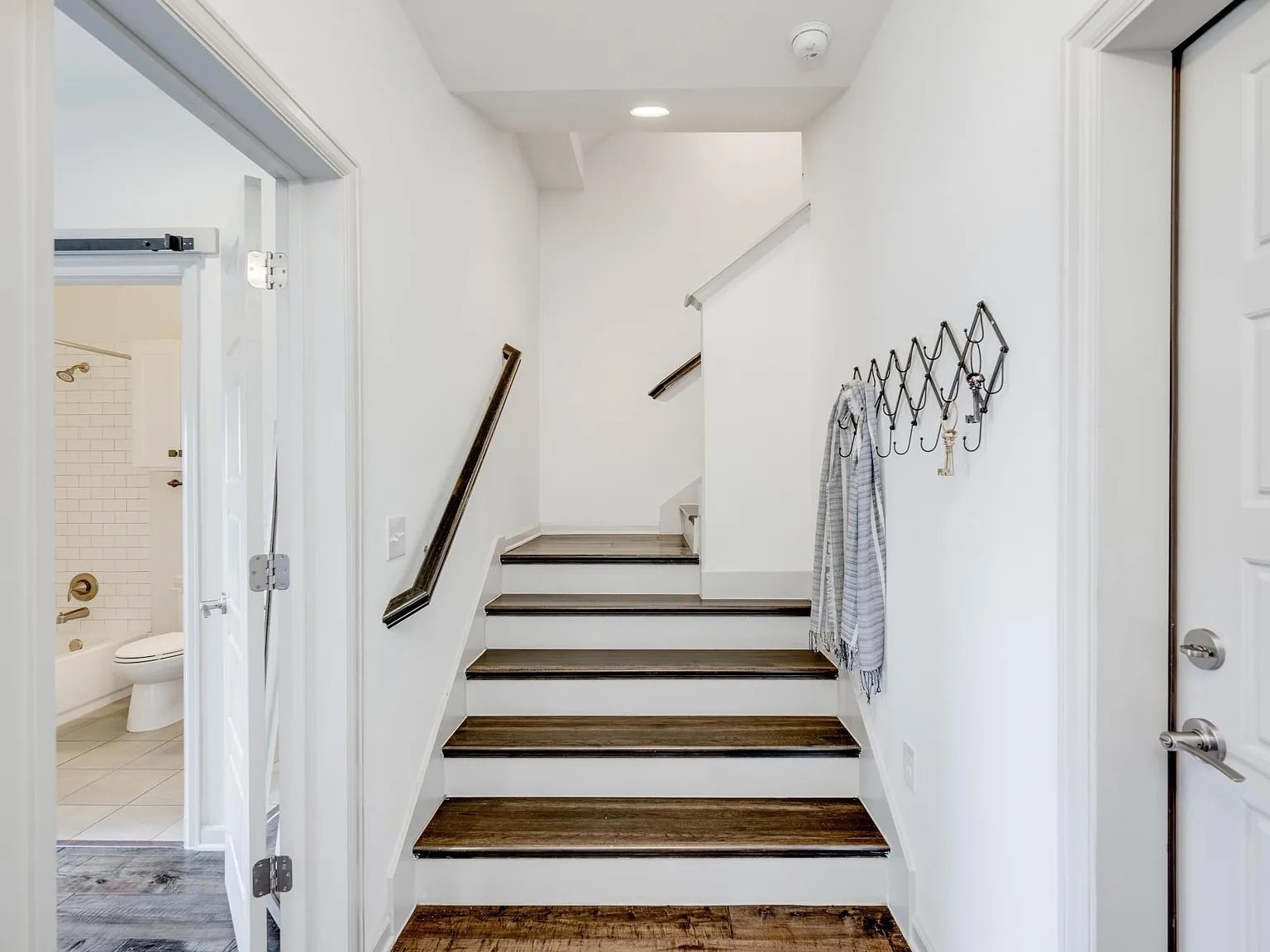 Building Photo - 1406 Waterloo Shore Ln