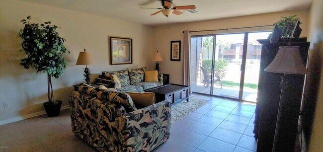 Building Photo - 2 BR and 2 Baths overlooking the Tennis Court