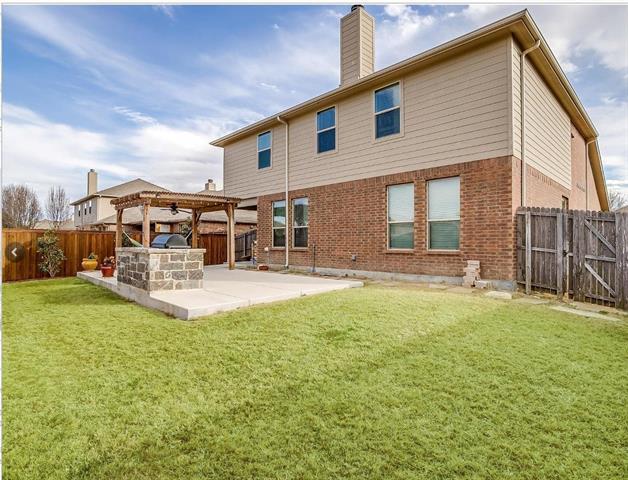 Building Photo - 5825 Valley Haven Way