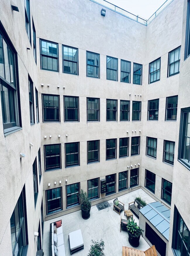 Building Photo - 253 S Broadway