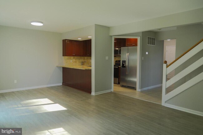 Building Photo - 921 Samantha Cir