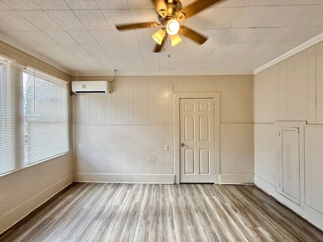 Building Photo - Bow St Tripex