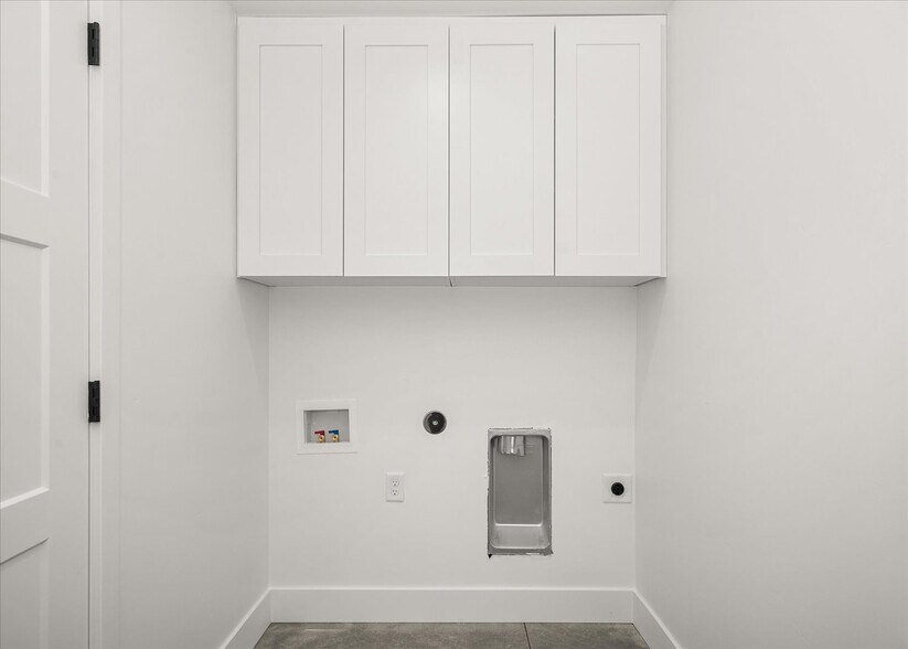 Building Photo - 3203 E 30th Ave