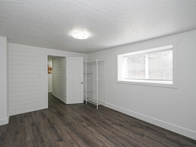 Building Photo - NEWLY REMODELED HISTORIC HOME IN DOWNTOWN PLEASANT GROVE!