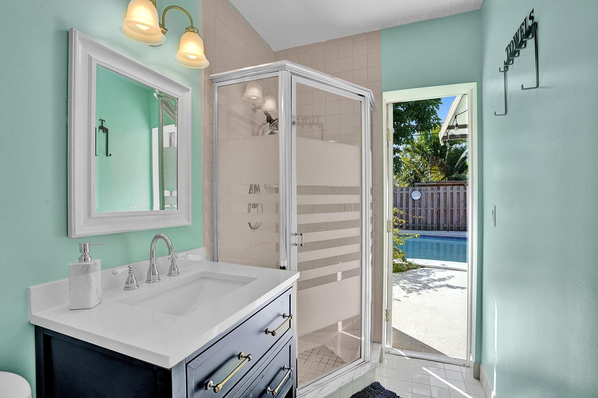 Building Photo - 2620 NE 19th St