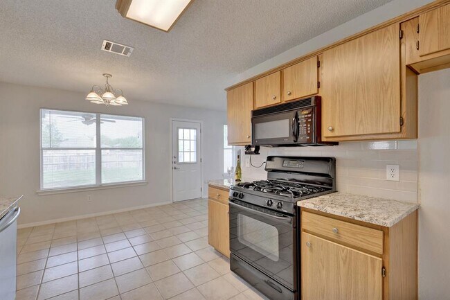 Building Photo - 1609 Lantern Light Dr