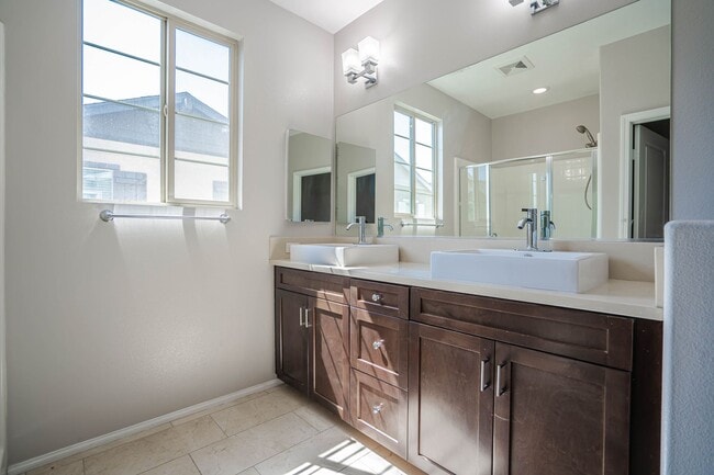 Building Photo - COMING SOON! Modern 3-Bedroom Home in Nort...