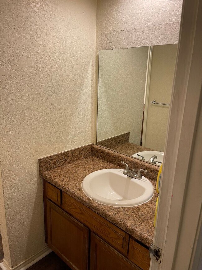 Building Photo - 6841-6843 S Creek Dr